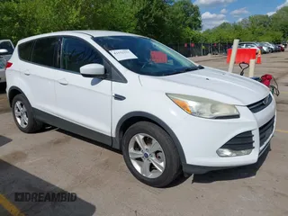 2014 Ford Escape SE z VIN 1FMCU9G95EUE14557, wystawiony jako IAAI lot #42152133 z przebiegiem 164 544 mil mil oraz . Historia ofert i sprzedaży dostępna na DreamBid. Obrazek 1.