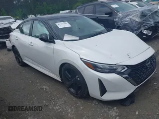 2024 Nissan Sentra SR z VIN 3N1AB8DV8RY256864, wystawiony jako IAAI lot #42127316 z przebiegiem 22 746 mil mil oraz . Historia ofert i sprzedaży dostępna na DreamBid. Obrazek 1.