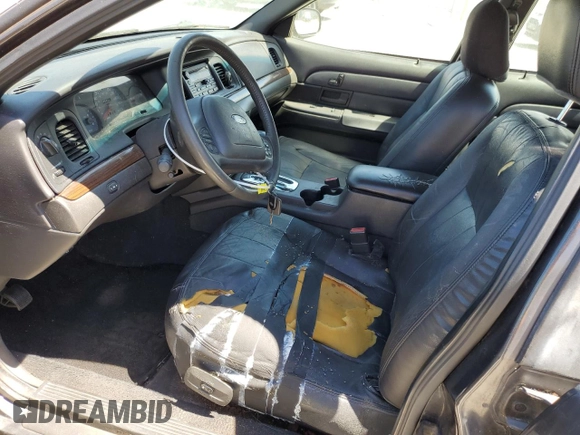 2004 Ford Crown Victoria LX z VIN 2FAFP74W44X112942, wystawiony jako Copart lot #50484665 z przebiegiem 248 480 mil mil oraz Szkoda całkowita • Salvage title. Historia ofert i sprzedaży dostępna na DreamBid. Obrazek 7.