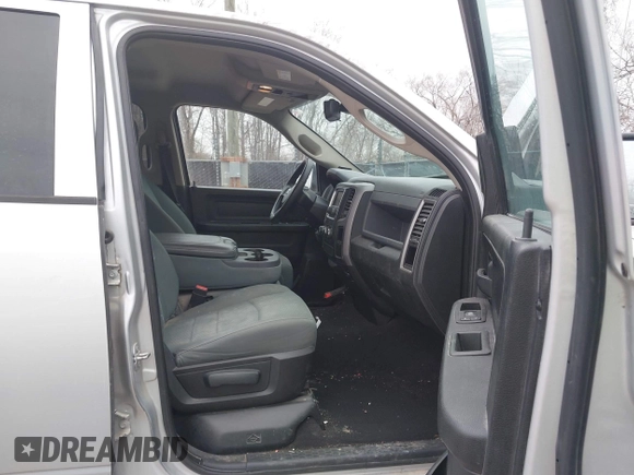 2015 Ram 1500 Express z VIN 1C6RR7FT8FS617657, wystawiony jako IAAI lot #41548188 z przebiegiem 144 050 mil mil oraz . Historia ofert i sprzedaży dostępna na DreamBid. Obrazek 5.