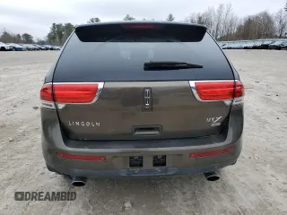 2011 Lincoln MKX z VIN 2LMDJ8JK4BBJ02626, wystawiony jako Copart lot #49161525 z przebiegiem 171 025 mil mil oraz Czysty tytuł • Clean title. Historia ofert i sprzedaży dostępna na DreamBid. Obrazek 6.
