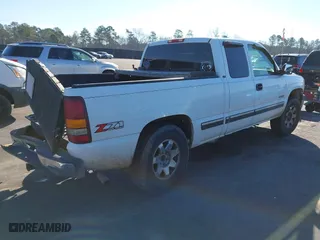 2002 Chevrolet Silverado 1500 LS with VIN 1GCEK19TX2Z263291, listed as a IAAI auction lot 41660712 with 370,064 mi miles. Bid and sale history available at carsss.com. Image 4.