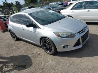 2013 Ford Focus SE with VIN 1FADP3K25DL335939, listed as a IAAI auction lot 42088780 with 149,957 mi miles. Bid and sale history available at carsss.com. Image 1.