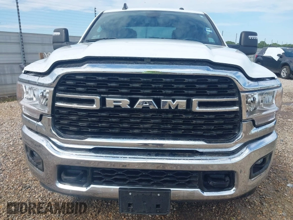 2024 Ram 2500 Big Horn z VIN 3C6UR5DL1RG338631, wystawiony jako IAAI lot #42608233 z przebiegiem 34 989 mil mil oraz . Historia ofert i sprzedaży dostępna na DreamBid. Obrazek 12.