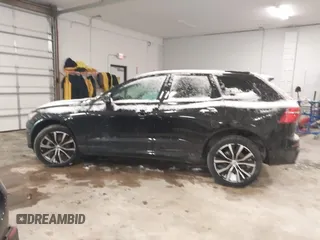 2024 Volvo XC60 Plus Dark Theme z VIN YV4L12RL8R1823184, wystawiony jako IAAI lot #41388918 z przebiegiem 25 299 mil mil oraz . Historia ofert i sprzedaży dostępna na DreamBid. Obrazek 14.