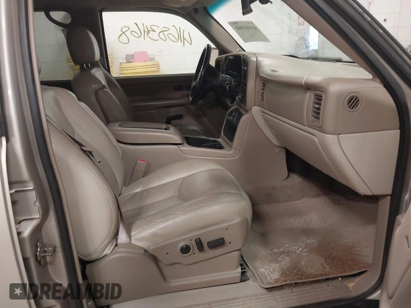 2006 Chevrolet Tahoe Z71 with VIN 1GNEK13T76R102290, listed as a IAAI auction lot 41683468 with 189,987 mi miles. Bid and sale history available at carsss.com. Image 5.