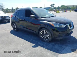 2019 Nissan Kicks SV z VIN 3N1CP5CU7KL543620, wystawiony jako IAAI lot #41860628 z przebiegiem 92 215 mil mil oraz . Historia ofert i sprzedaży dostępna na DreamBid. Obrazek 1.