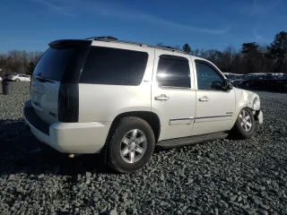 2012 GMC Yukon SLT with VIN 1GKS1CE03CR100582, listed as a Copart auction lot 44990745 with 146,089 mi miles and Salvage Title. Bid and sale history available at carsss.com. Image 3.