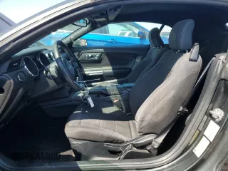 2015 Ford Mustang V6 z VIN 1FATP8EM3F5409386, wystawiony jako Copart lot #56247185 z przebiegiem 197 940 mil mil oraz Szkoda całkowita • Salvage title. Historia ofert i sprzedaży dostępna na DreamBid. Obrazek 7.