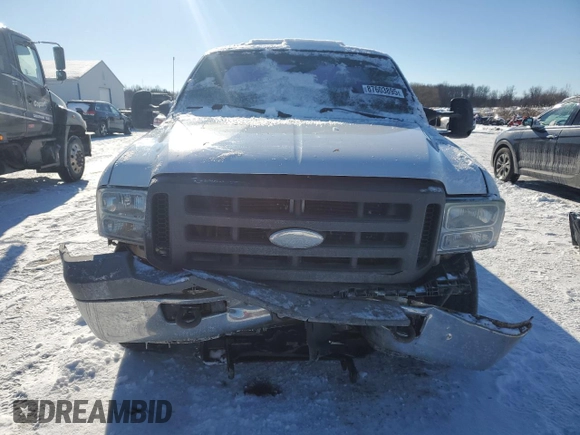 2005 Ford F-250 XL with VIN 1FTSF21P45EC86041, listed as a Copart auction lot 87603895 with 162,299 mi miles and Salvage Title. Bid and sale history available at DreamBid. Image 5.