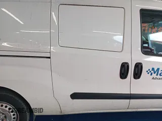 2019 Ram ProMaster City Cargo Tradesman z VIN ZFBHRFAB6K6M61931, wystawiony jako IAAI lot #42570041 z przebiegiem 152 309 mil mil oraz . Historia ofert i sprzedaży dostępna na DreamBid. Obrazek 14.