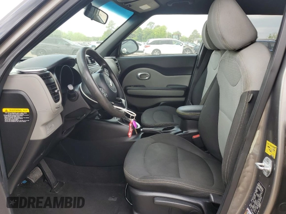 2016 Kia Soul + z VIN KNDJP3A53G7407548, wystawiony jako Copart lot #54845975 z przebiegiem 98 335 mil mil oraz Szkoda całkowita • Salvage title. Historia ofert i sprzedaży dostępna na DreamBid. Obrazek 7.