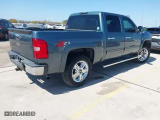 2010 Chevrolet Silverado 1500 LT with VIN 3GCRKSE33AG251396, listed as a IAAI auction lot 41773362 with 176,979 mi miles. Bid and sale history available at carsss.com. Image 4.