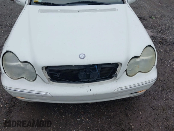 2003 Mercedes-Benz C 240 z VIN WDBRF61J63F390375, wystawiony jako IAAI lot #42207848 z przebiegiem Nie podano mil oraz . Historia ofert i sprzedaży dostępna na DreamBid. Obrazek 10.