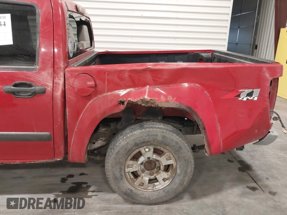 2005 Chevrolet Colorado 1SF LS Z71 with VIN 1GCDT136458224587, listed as a IAAI auction lot 42085184 with 225,359 mi miles. Bid and sale history available at carsss.com. Image 14.