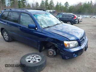 2005 Toyota Highlander z VIN JTEEP21A150107517, wystawiony jako IAAI lot #42112785 z przebiegiem 191 388 mil mil oraz . Historia ofert i sprzedaży dostępna na DreamBid. Obrazek 1.