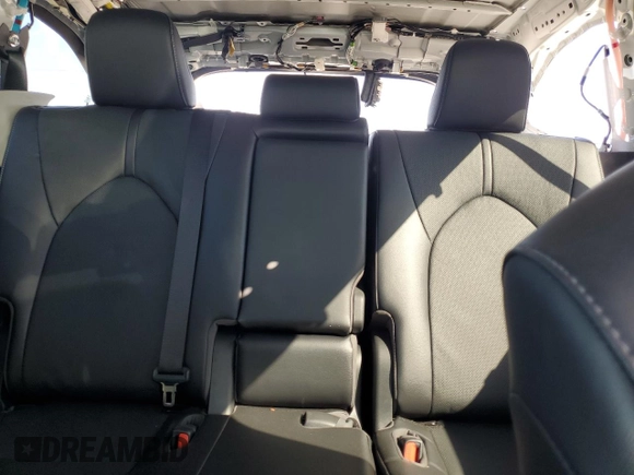 2023 Toyota Highlander L z VIN 5TDKDRAH4PS024217, wystawiony jako Copart lot #56317795 z przebiegiem 12 036 mil mil oraz Szkoda całkowita • Salvage title. Historia ofert i sprzedaży dostępna na DreamBid. Obrazek 10.