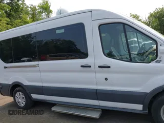 2015 Ford Transit Passenger XL с VIN 1FBAX2CG7FKA10515, выставлен на аукционе IAAI как лот 42424182 с пробегом 8 962 миль миль и . История ставок и продаж доступна на DreamBid. Изображение 12.