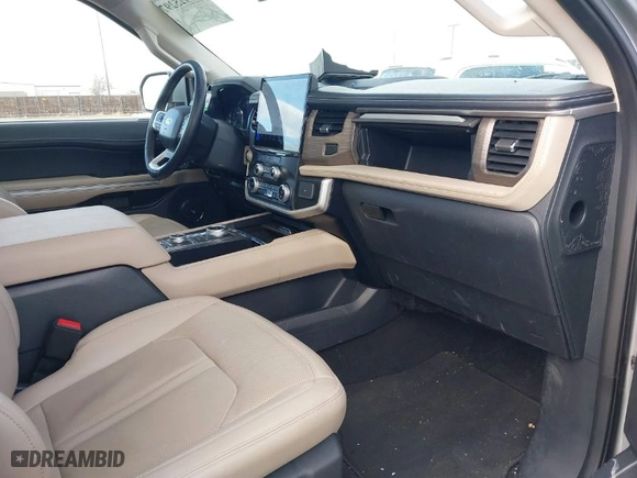 2024 Ford Expedition Max Limited with VIN 1FMJK2A82REA45595, listed as a IAAI auction lot 41425297 with NaN miles. Bid and sale history available at carsss.com. Image 5.