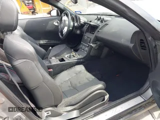 2004 Nissan 350Z Touring z VIN JN1AZ36A14M253275, wystawiony jako IAAI lot #42181345 z przebiegiem 63 886 mil mil oraz . Historia ofert i sprzedaży dostępna na DreamBid. Obrazek 5.