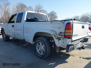 2004 GMC Sierra 1500 SLT with VIN 2GTEK19T741248095, listed as a IAAI auction lot 41777742 with 142,612 mi miles. Bid and sale history available at carsss.com. Image 3.