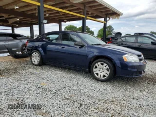 2014 Dodge Avenger SE z VIN 1C3CDZAB0EN140490, wystawiony jako Copart lot #55785015 z przebiegiem 151 224 mil mil oraz Szkody całkowita. Historia ofert i sprzedaży dostępna na DreamBid. Obrazek 4.
