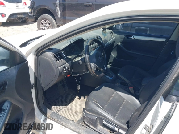 2011 Volkswagen Jetta SEL z VIN 3VWLX7AJ2BM006596, wystawiony jako IAAI lot #42088813 z przebiegiem 192 884 mil mil oraz . Historia ofert i sprzedaży dostępna na DreamBid. Obrazek 5.