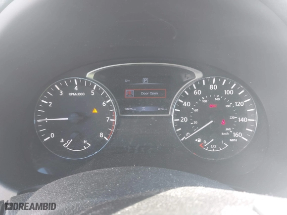 2018 Nissan Altima 2.5 SV with VIN 1N4AL3AP3JC101063, listed as a IAAI auction lot 41381019 with 198,695 mi miles. Bid and sale history available at carsss.com. Image 7.