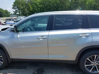 2019 Toyota Highlander SE with VIN 5TDJZRFH6KS614952, listed as a IAAI auction lot 42636713 with 65,471 mi miles and . Bid and sale history available at DreamBid. Image 15.