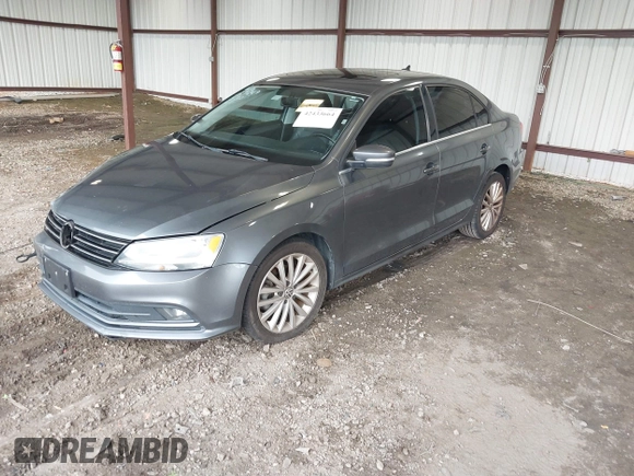 2015 Volkswagen Jetta SE with VIN 3VWD07AJ9FM310300, listed as a IAAI auction lot 42433664 with 117,579 mi miles and . Bid and sale history available at DreamBid. Image 2.