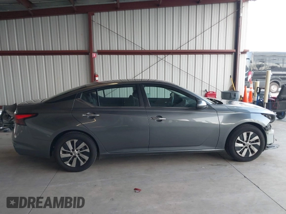 2020 Nissan Altima 2.5 S with VIN 1N4BL4BV1LC199598, listed as a IAAI auction lot 41622628 with 134,497 mi miles. Bid and sale history available at carsss.com. Image 14.