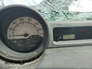 2006 Scion xB z VIN JTLKT334364108683, wystawiony jako Copart lot #56928605 z przebiegiem 130 419 mil mil oraz Szkody całkowita. Historia ofert i sprzedaży dostępna na DreamBid. Obrazek 9.
