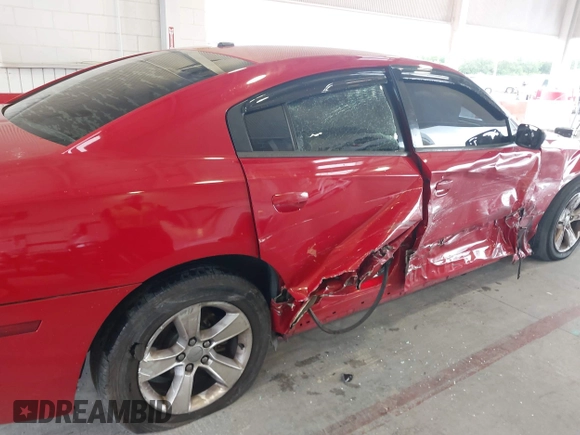 2013 Dodge Charger SXT z VIN 2C3CDXHG4DH532045, wystawiony jako IAAI lot #42416661 z przebiegiem 131 547 mil mil oraz . Historia ofert i sprzedaży dostępna na DreamBid. Obrazek 6.