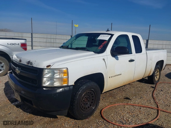 2008 Chevrolet Silverado 1500 LT w/1LT with VIN 2GCEC19C881269623, listed as a IAAI auction lot 41383949 with 431,928 mi miles. Bid and sale history available at carsss.com. Image 2.