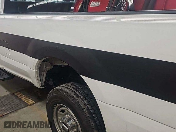 2018 Ford F-250 XLT with VIN 1FTBF2B61JEB24898, listed as a IAAI auction lot 42854197 with 108,352 mi miles and . Bid and sale history available at DreamBid. Image 21.