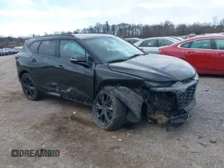 2021 Chevrolet Blazer RS z VIN 3GNKBKRS2MS527336, wystawiony jako IAAI lot #41859336 z przebiegiem 126 029 mil mil oraz . Historia ofert i sprzedaży dostępna na DreamBid. Obrazek 1.