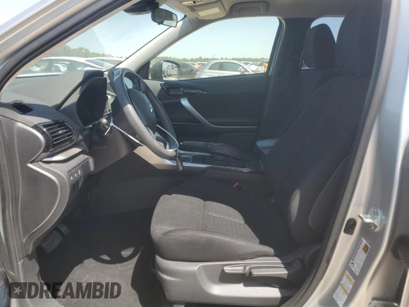 2024 Mitsubishi Eclipse Cross LE z VIN JA4ATVAA9RZ014479, wystawiony jako Copart lot #52881185 z przebiegiem 19 406 mil mil oraz Czysty tytuł • Clean title. Historia ofert i sprzedaży dostępna na DreamBid. Obrazek 7.