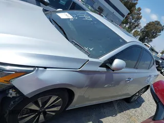 2019 Nissan Altima SL with VIN 1N4BL4EV3KC230490, listed as a IAAI auction lot 41786522 with 113,320 mi miles and . Bid and sale history available at DreamBid. Image 13.