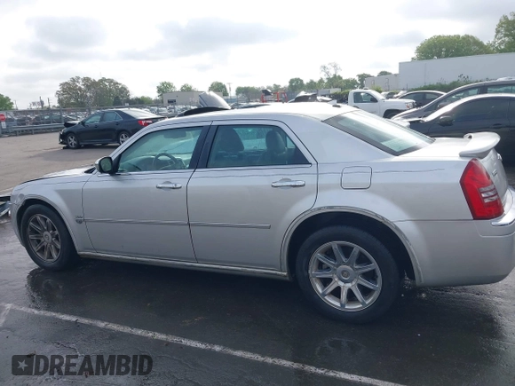2006 Chrysler 300 C with VIN 2C3KA63H16H352507, listed as a IAAI auction lot 41926057 with 129,962 mi miles. Bid and sale history available at carsss.com. Image 14.