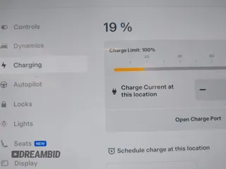 2024 Tesla Model 3 z VIN 5YJ3E1EA4RF721281, wystawiony jako IAAI lot #42238541 z przebiegiem 28 679 mil mil oraz . Historia ofert i sprzedaży dostępna na DreamBid. Obrazek 18.