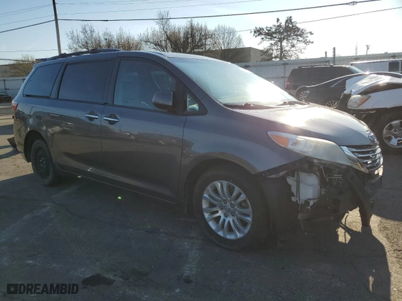 2015 Toyota Sienna XLE with VIN 5TDYK3DC7FS583580, listed as a Copart auction lot 50762745 with 185,684 mi miles and Clean Title. Bid and sale history available at carsss.com. Image 4.