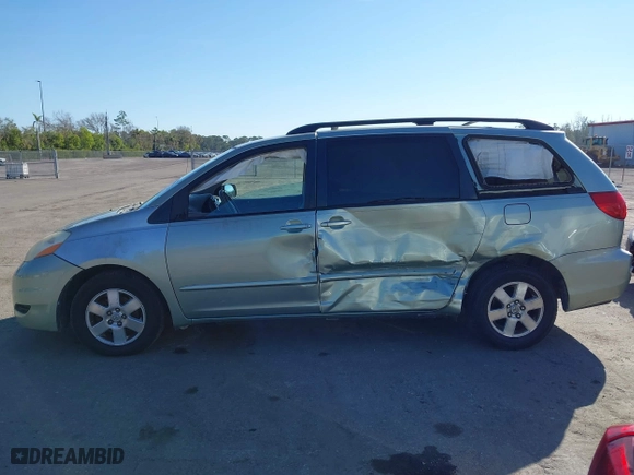 2010 Toyota Sienna CE with VIN 5TDKK4CC2AS329149, listed as a IAAI auction lot 41454554 with 202,599 mi miles. Bid and sale history available at carsss.com. Image 15.