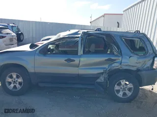 2005 Ford Escape XLT with VIN 1FMYU03175KA84787, listed as a IAAI auction lot 41814099 with 168,342 mi miles. Bid and sale history available at carsss.com. Image 14.