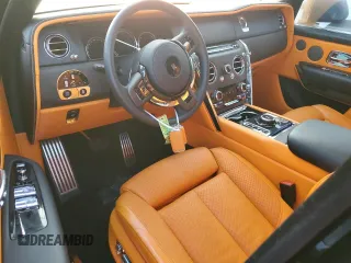 2023 Rolls-Royce Cullinan z VIN SLATV4C01PU217942, wystawiony jako Copart lot #78273314 z przebiegiem Nie podano mil oraz Szkody całkowita. Historia ofert i sprzedaży dostępna na DreamBid. Obrazek 8.