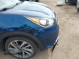 2018 Kia Niro Touring with VIN KNDCE3LC6J5174472, listed as a IAAI auction lot 41824400 with 83,182 mi miles. Bid and sale history available at carsss.com. Image 6.