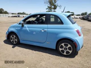 2015 FIAT 500e с VIN 3C3CFFGE2FT685425, выставлен на аукционе Copart как лот 62751915 с пробегом 48 372 миль миль и Списание • Salvage title. История ставок и продаж доступна на DreamBid. Изображение 2.