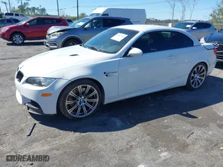 2013 BMW M3 with VIN WBSDX9C52DE785406, listed as a IAAI auction lot 41817246 with NaN miles. Bid and sale history available at carsss.com. Image 17.