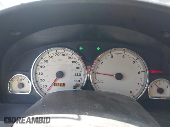 2007 Saturn VUE V6 z VIN 5GZCZ53407S865580, wystawiony jako IAAI lot #42242457 z przebiegiem 298 750 mil mil oraz . Historia ofert i sprzedaży dostępna na DreamBid. Obrazek 7.