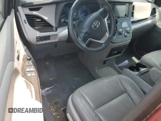2017 Toyota Sienna XLE Auto Access Seat с VIN 5TDYZ3DC5HS893015, выставлен на аукционе Copart как лот 62248085 с пробегом 114 018 миль миль и Списание • Salvage title. История ставок и продаж доступна на DreamBid. Изображение 8.