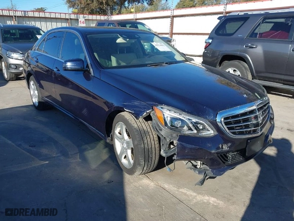 2014 Mercedes-Benz E-Class E 350 Luxury with VIN WDDHF8JBXEB068470, listed as a IAAI auction lot 40914692 with 96,308 mi miles. Bid and sale history available at carsss.com. Image 1.